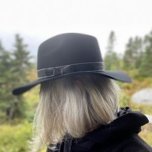 DeLux Wool Adjustable Wide-brim Hat